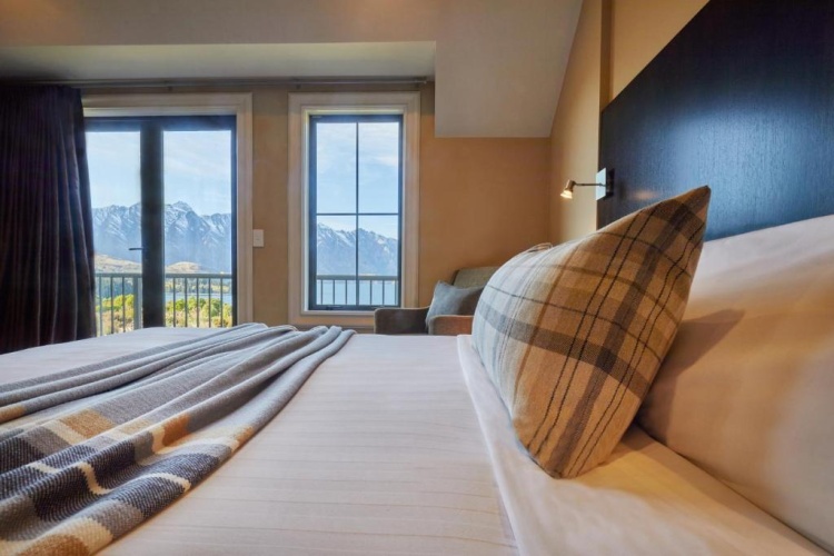 2 Bedrooms Villa with lake view