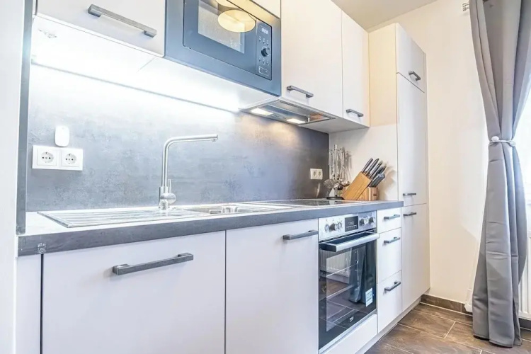 Modern 1BR 1LR Apt Donaustadt Area
