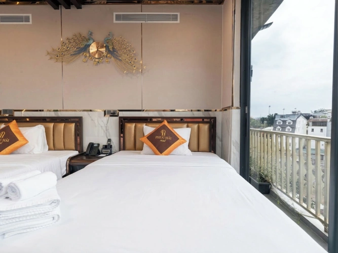 Standard Twin room with balcony