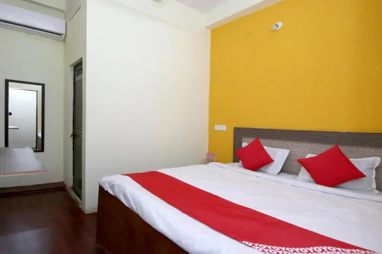Hotel Aradhya by OYO Rooms