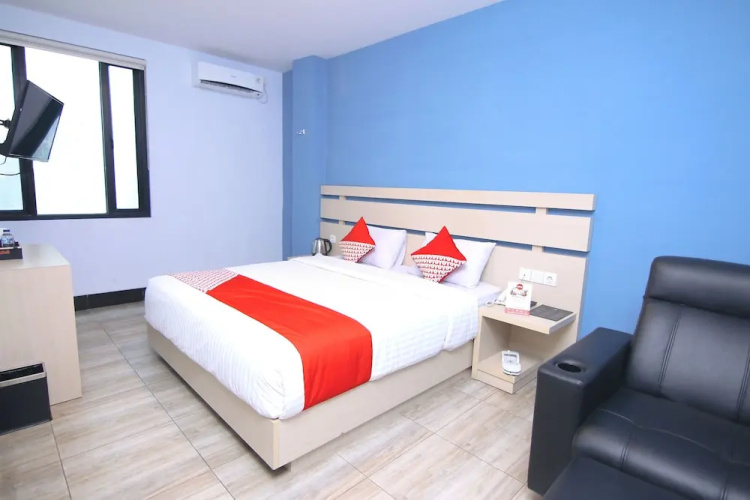 Oyo 592 Budget Hotel by the Harbour
