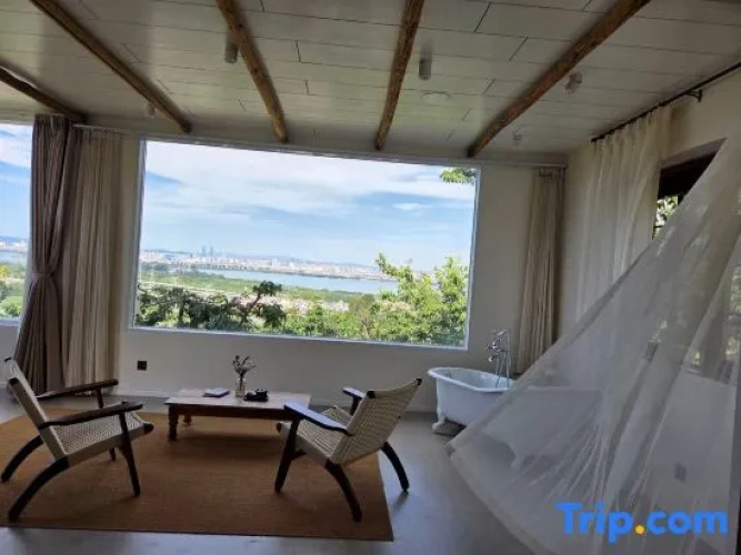 Suite with view
