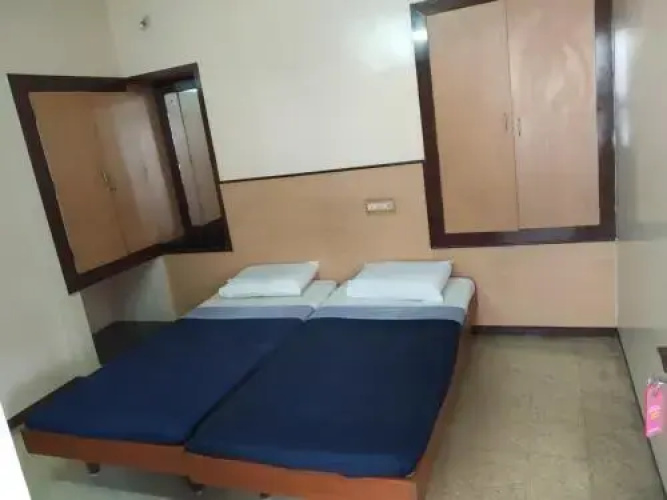 Dolphin Hotel