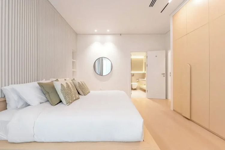 Upgraded 1BR in Marina - Calming Views