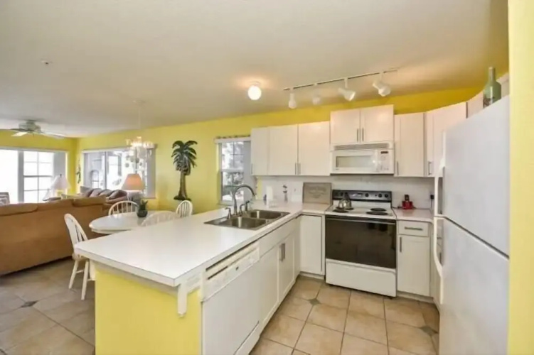 Gulf Breeze B 2 Bedroom Condo by RedAwning