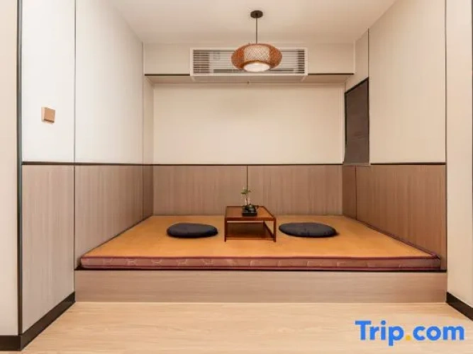Standard Twin room with balcony
