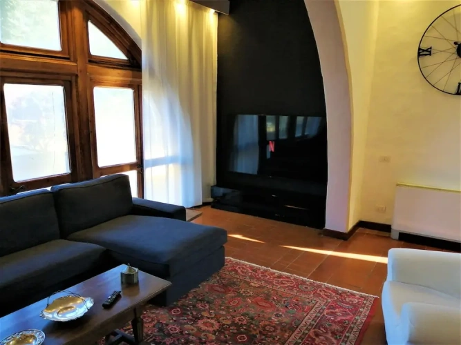 5 Bedrooms Luxury Villa with land view