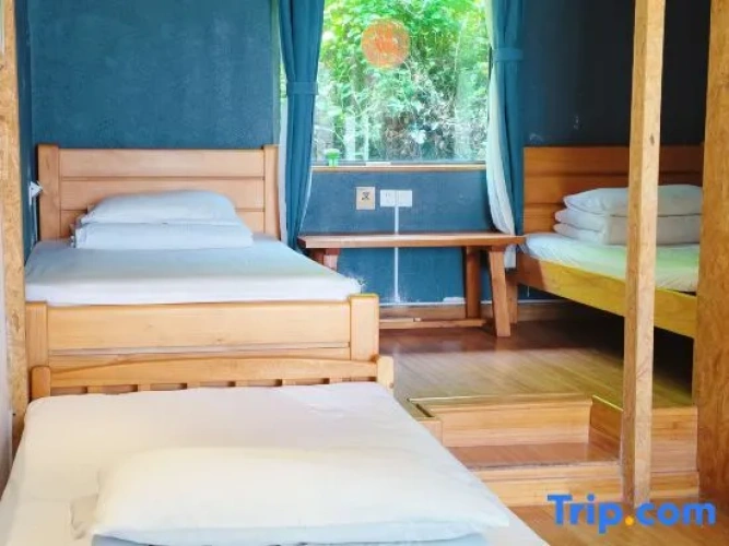 Standard Triple room with sea view