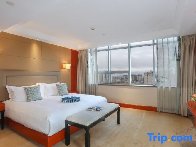 Deluxe Double Suite
