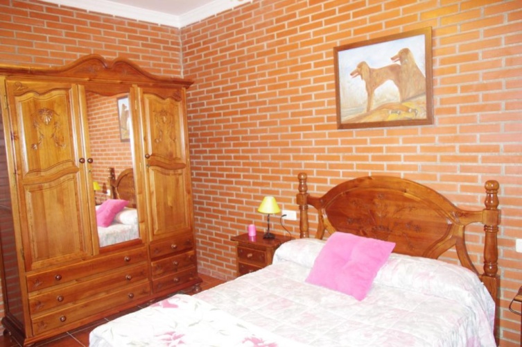 3 Bedrooms Cottage