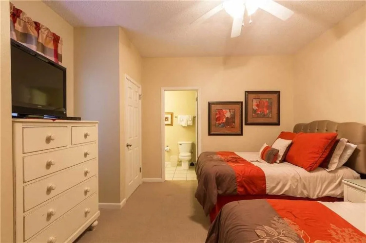 Phoenix VI 1210 - 2 Br condo by RedAwning