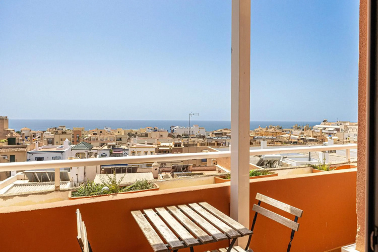 3 bedroom apartment with private rooftop terrace