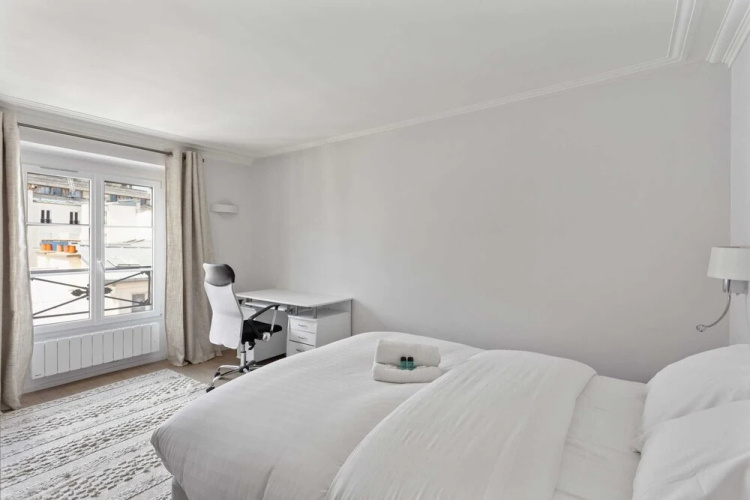 Modern Apartment Near Opera Garnier