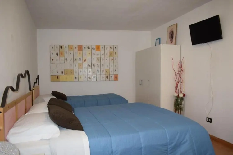 Standard Triple room