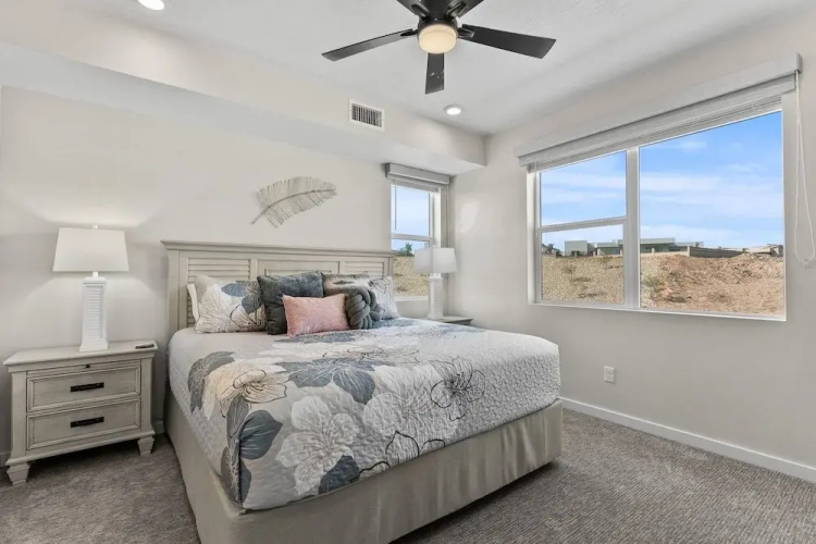 Dreamy Lagoon 2 Bedroom Condo
