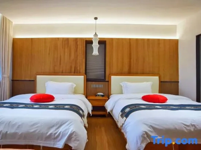 Standard Twin room with river view