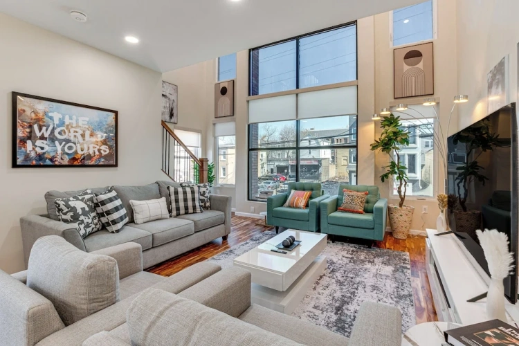 3 Bedrooms Apartment