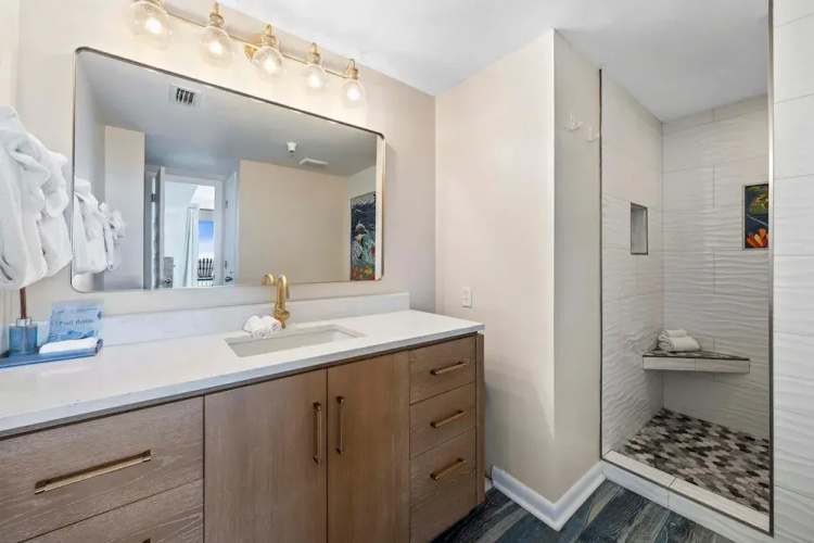 Romar Place 204