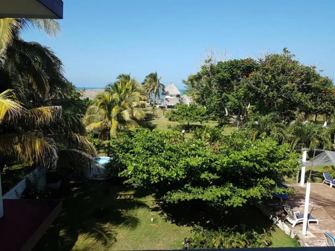 Suite with balcony and seafront