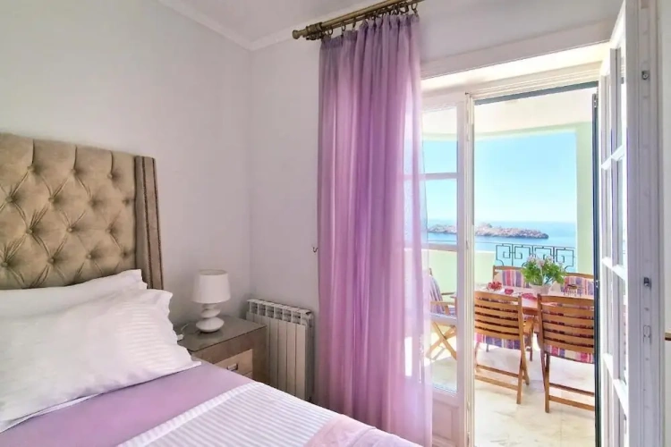 4 Bedrooms Premium Apartment with sea view