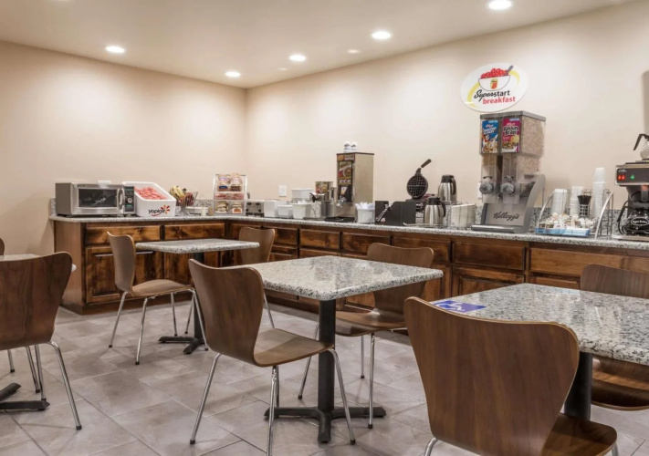 Deluxe Inn Willows
