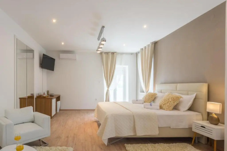 Rooms Sea & Sun with private parking