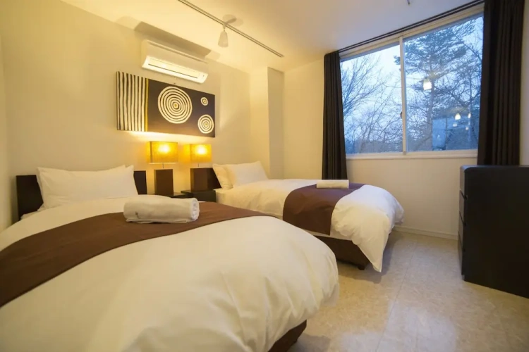 2 Bedrooms Apartment