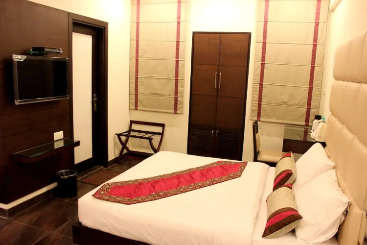 Standard Club room