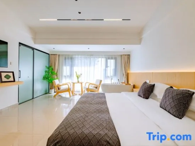 Deluxe Double room with courtyard view