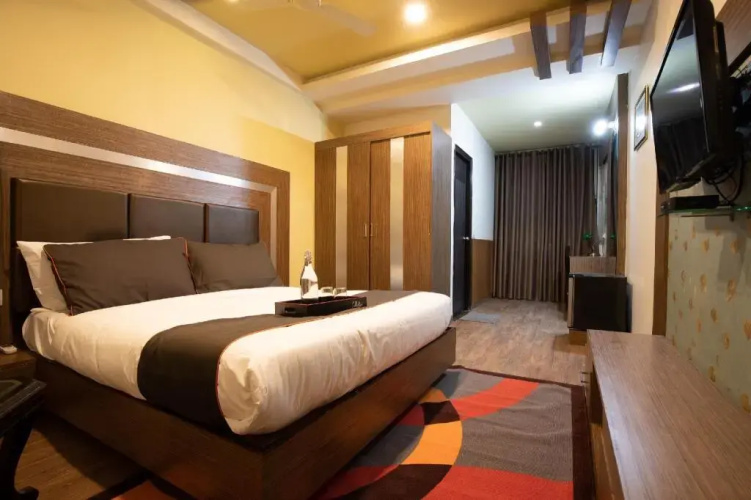 Cafe 8 by OYO Rooms