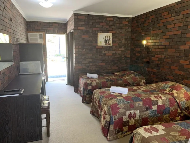 Two Rivers Motel