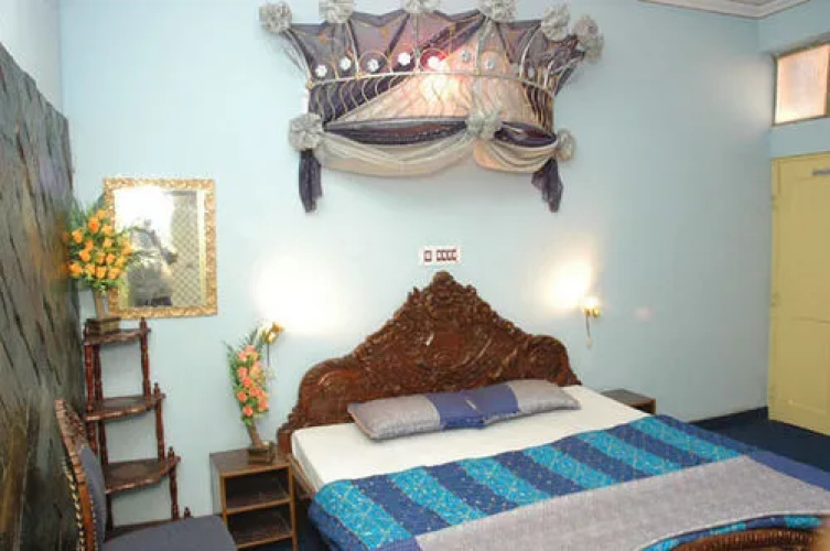 Royal Aashiyana Palace