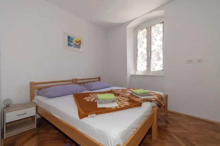 Kira, One Bedroom Apartment In Old Town
