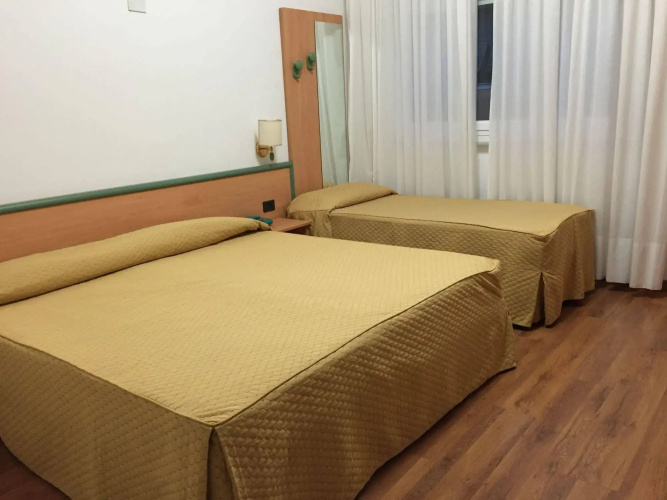 Hotel Iris