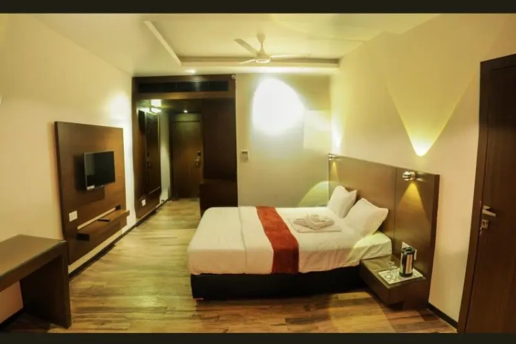 Deluxe Double room with view