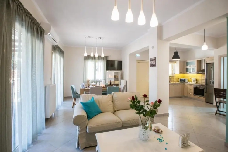 3 Bedrooms Villa