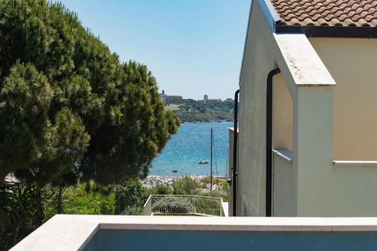 1 Bedroom Apartment with sea view