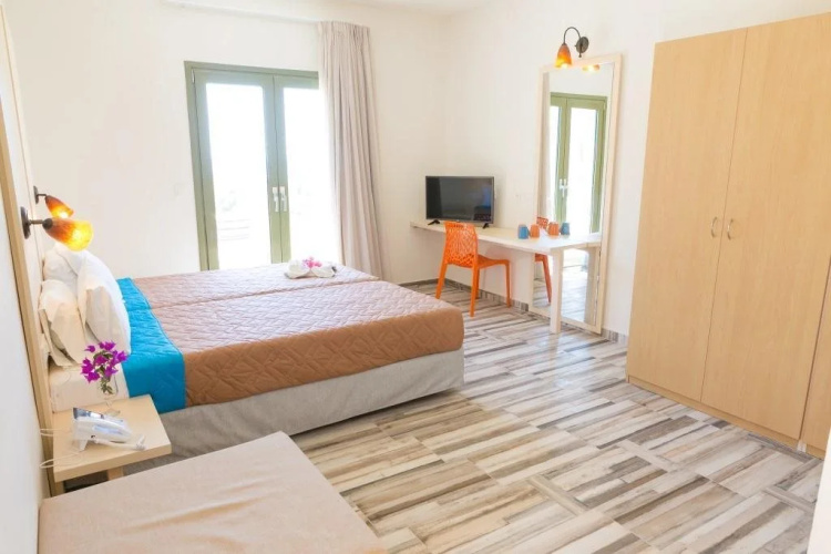 Finas Hotel