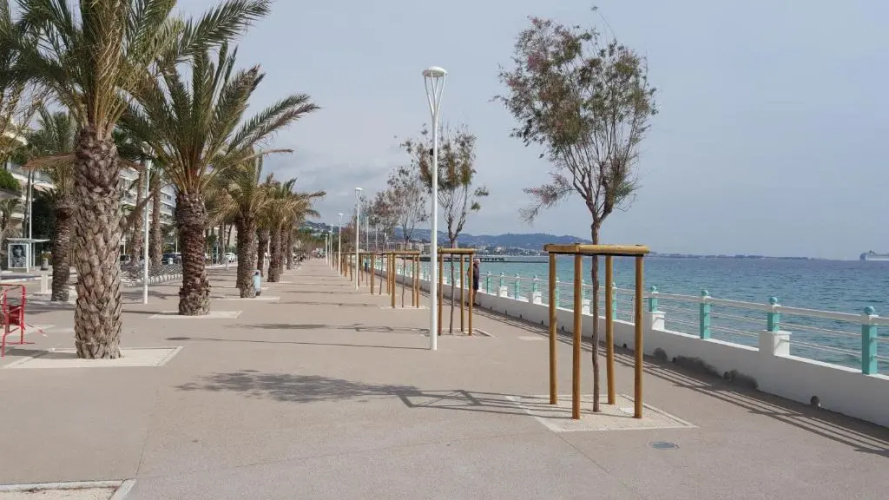 Sea Front Apartment Cannes