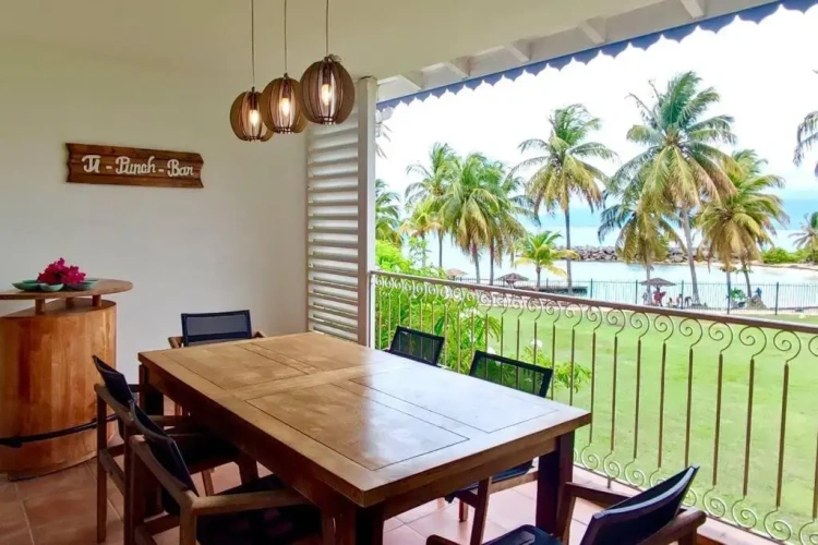 3 Bedrooms Apartment