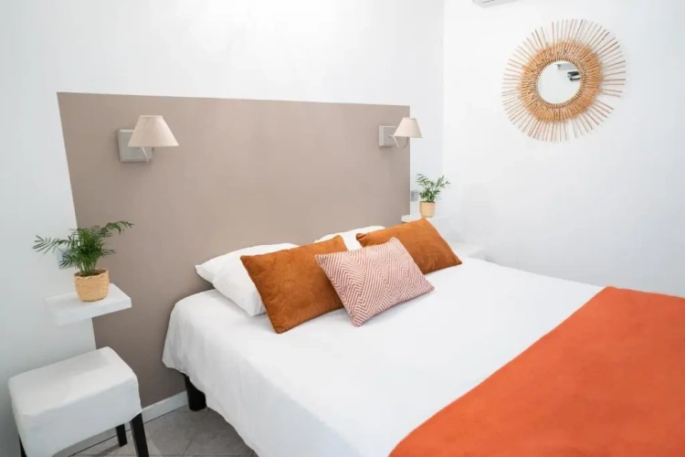 Standard Triple room