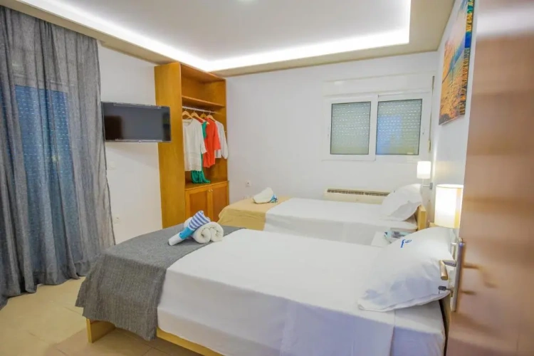 2 Bedrooms Apartment