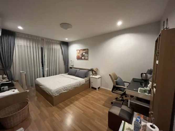 Standard Double room with city view