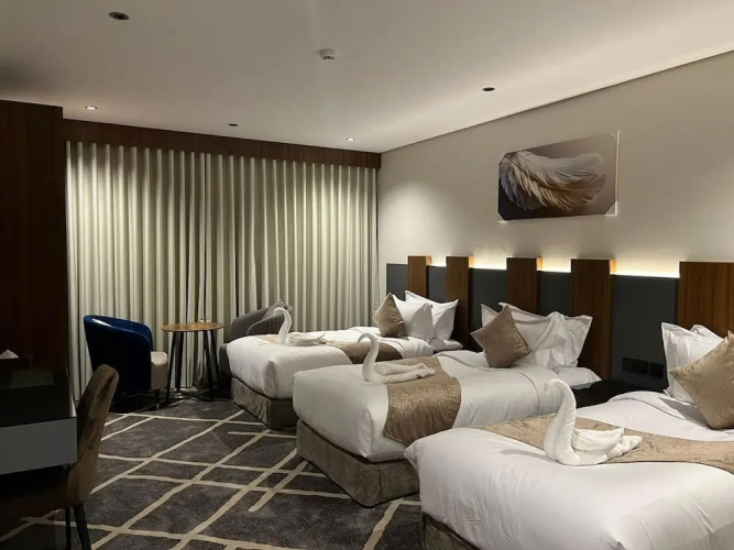 How inn Hotel