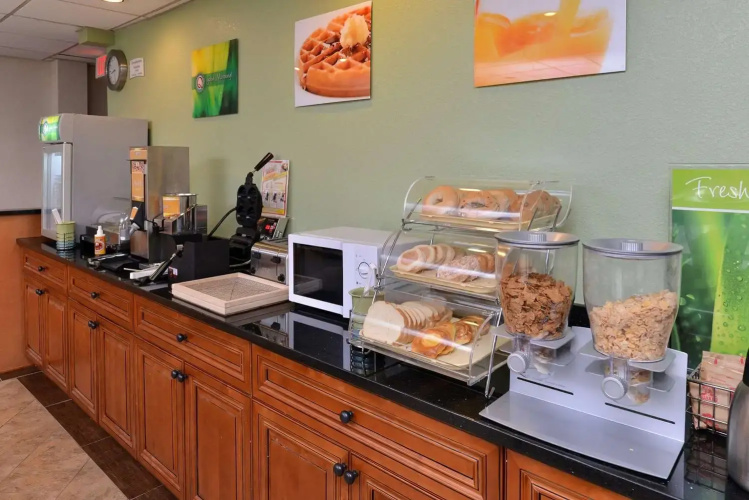 Quality Inn & Suites Matteson