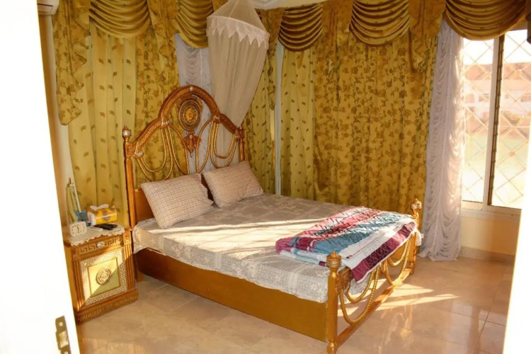 Luxurious Villa with Private Pool and Beach