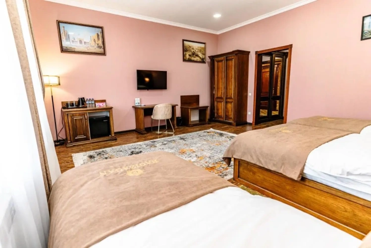 Deluxe Triple room