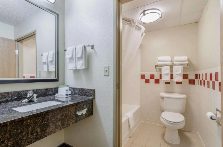Rodeway Inn Hesston