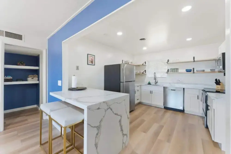 New! Blue&pink Pool Centra PHX