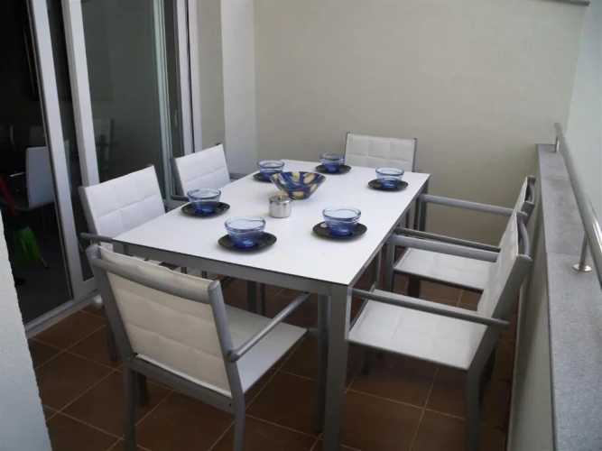 3 Bedrooms Apartment